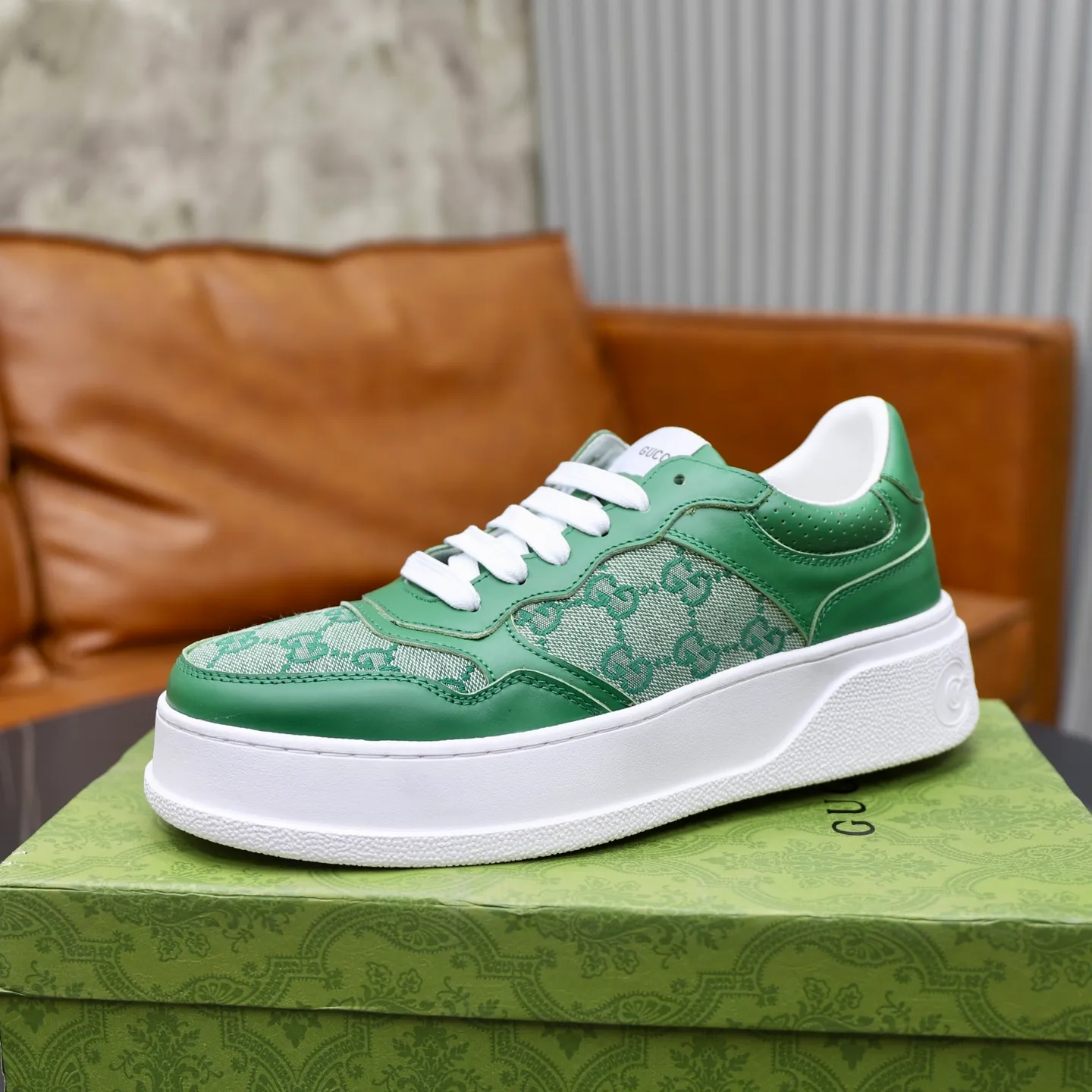 Men's shoes: 400💰🙅‍♂️🙅‍♂️🙅‍♂️ Brand: GUCCI Standard code: 38-44 (45 customized) Grade: Same as the official website Material: Original leather splicing brand cloth Comfortable and breathable sheepskin lining Lightweight wear-resistant outsole Style category: Men's fashion casual shoes Sports shoes Distinguished luxury brand elements Top luxury Color: actual picture color